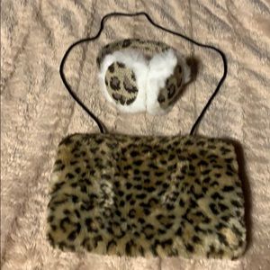 Leopard muff and earmuffs